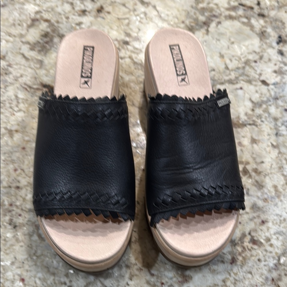 Pikolinos Black Leather Women's Slide Sandals Size 8.5. (Size 39).